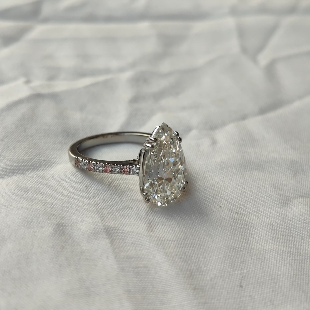 6.5 Carat IGI Pear Cut Platinum Diamond Ring! - Picture 5 of 16